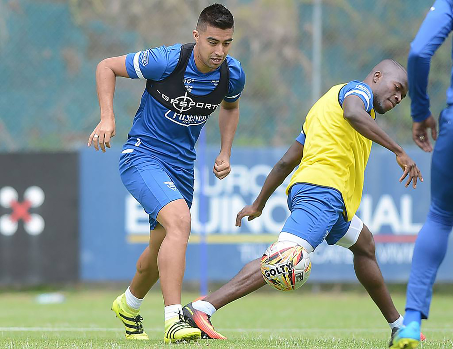Alfaro sorprendió con la nómina de 30 jugadores