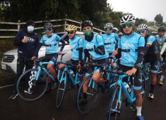 Ciclistas del equipo Richard Carapaz se alistan para la Vuelta a la Juventud