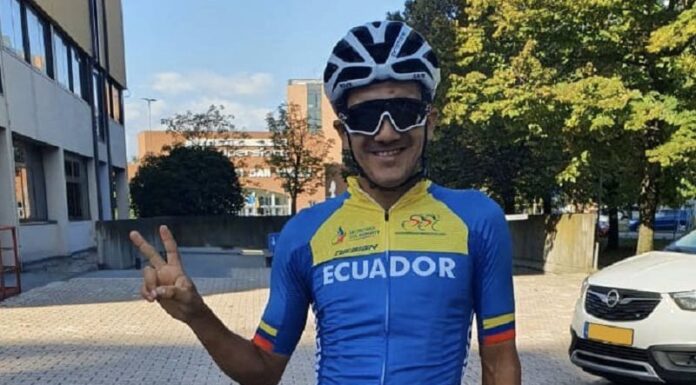 Carapaz es nominado el mejor deportista del año en la categoría absoluta