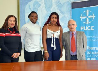 PUCE-SI entregó becas de estudios a destacadas deportistas