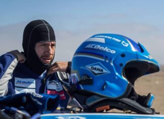 Guayasamín deja a punto su bólido para el rally Dakar que inicia mañana