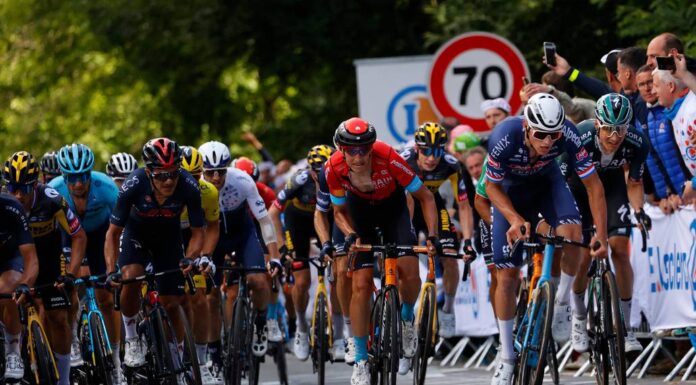 Richard Carapaz se mantiene en el noveno lugar de la clasificación general tras la sexta etapa del Tour de Francia