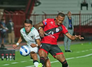 El ‘Rey de Copas’ cayó goleado y se quedó sin técnico