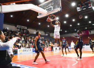 Piratas vuelve a su fortín